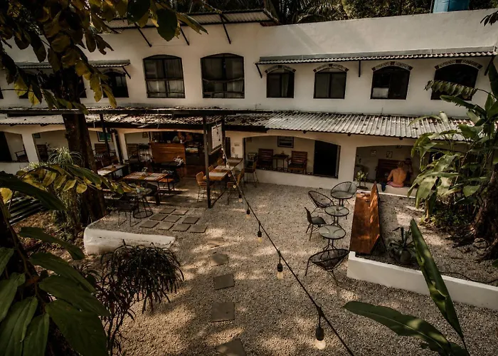 Believe Surf & Yoga Lodge Santa Teresa